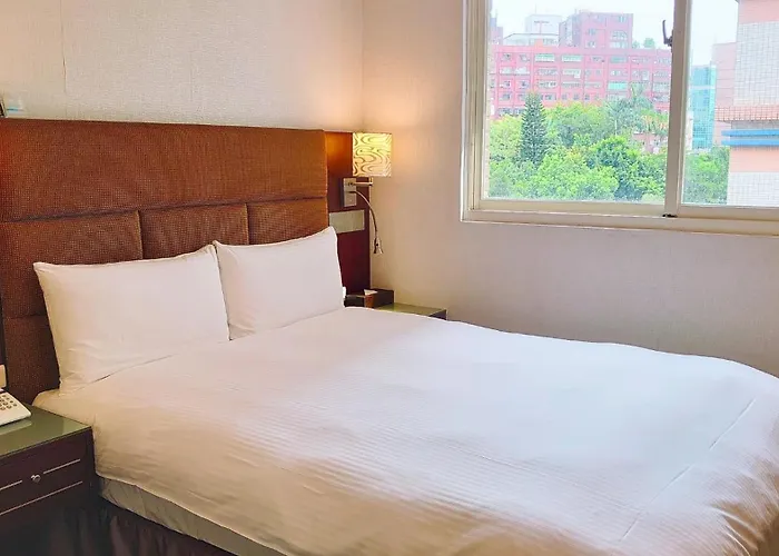 Hub Hotel Banqiao Branch 台北市