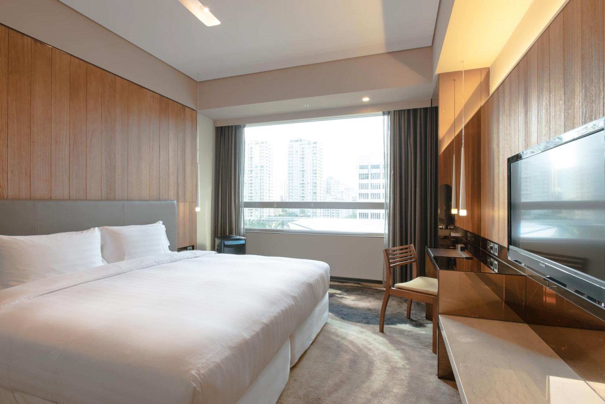 Original Zimmer mit Kingsize-Bett
