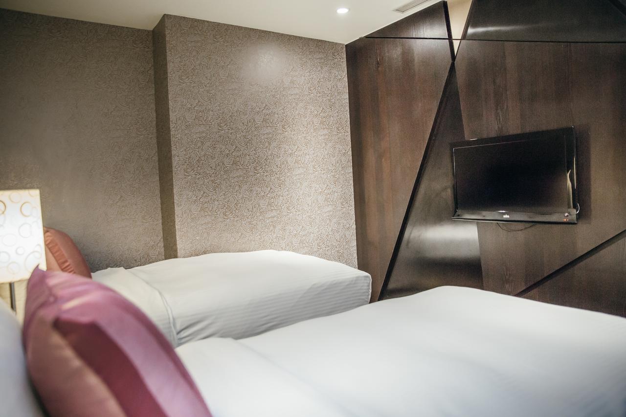 Triple Room No Window