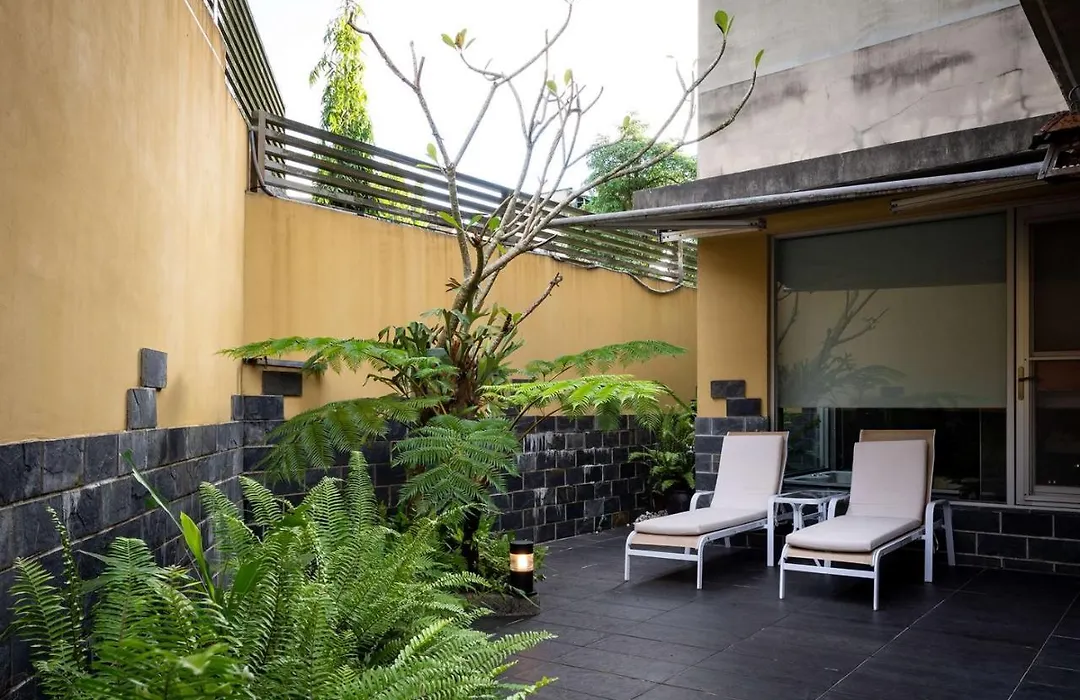 In-Stone Motel-1
