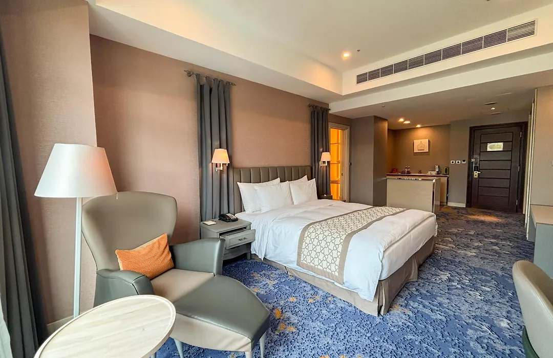 Grand Victoria Hotel-1