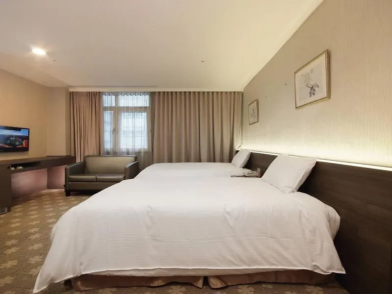 Y Hotel-1