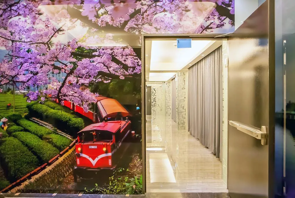 Vintage Apple Hotel-1