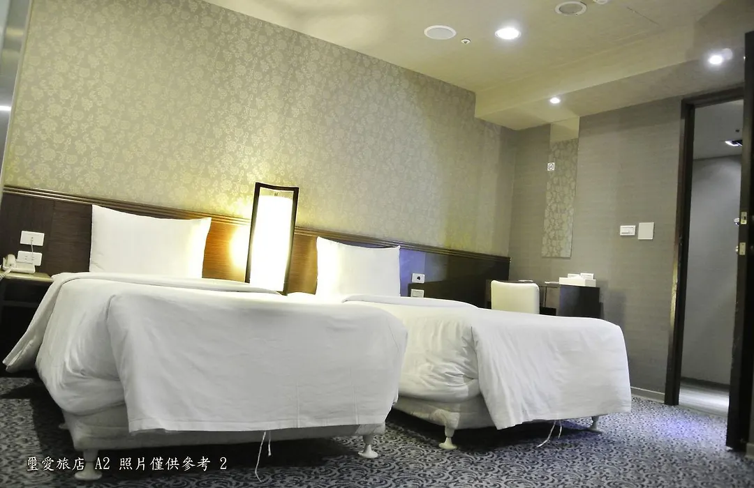Say Love Hotel-1